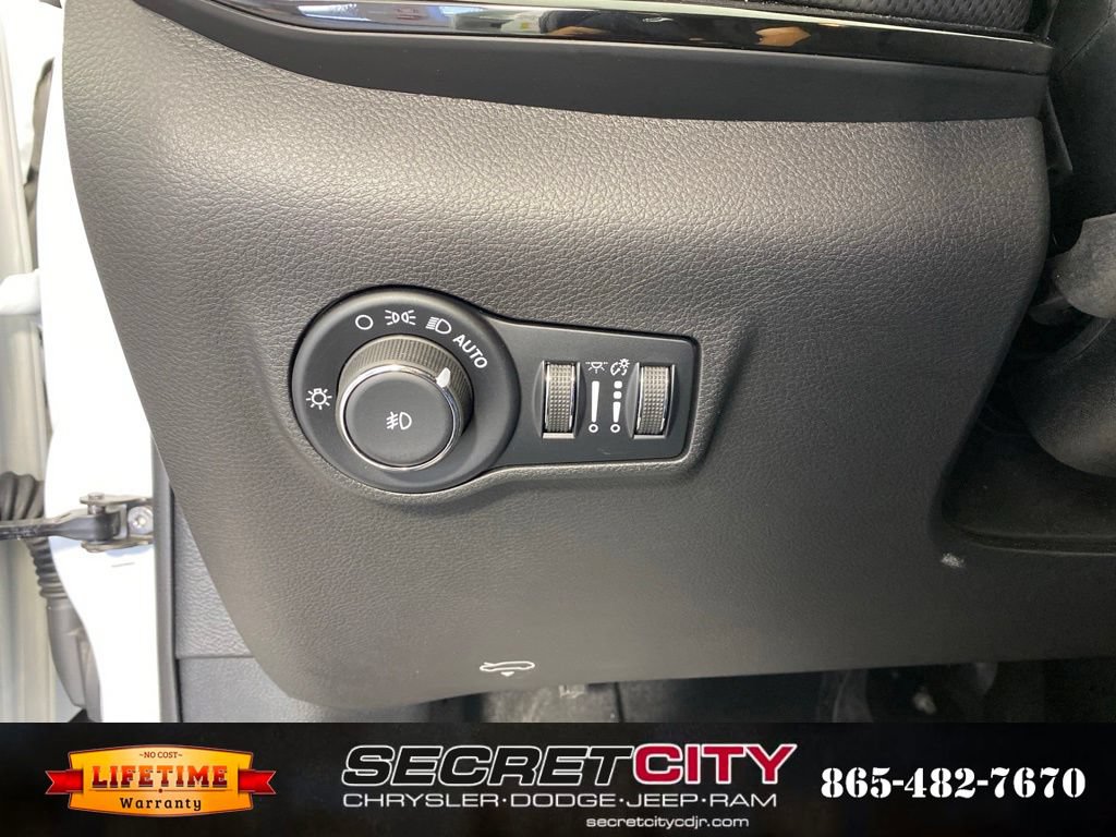 New 2026 Jeep Compass Latitude AWD/4WD image 14