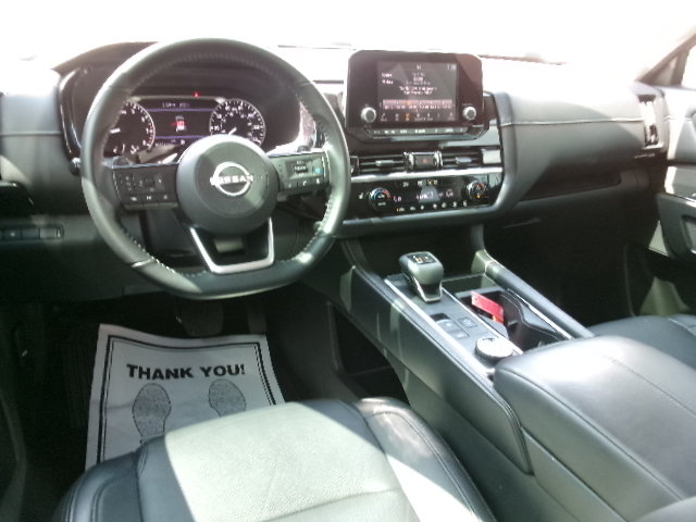 Used 2022 Nissan Pathfinder SV AWD/4WD image 18