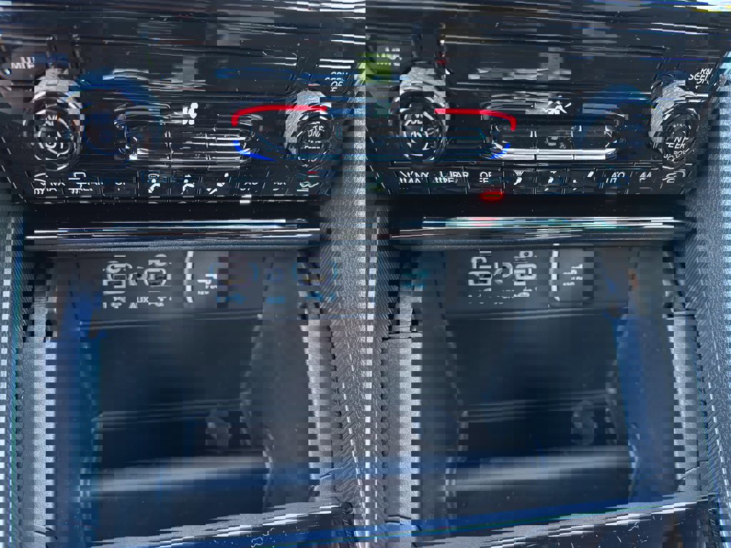 New 2025 Jeep Grand Cherokee Laredo X image 17