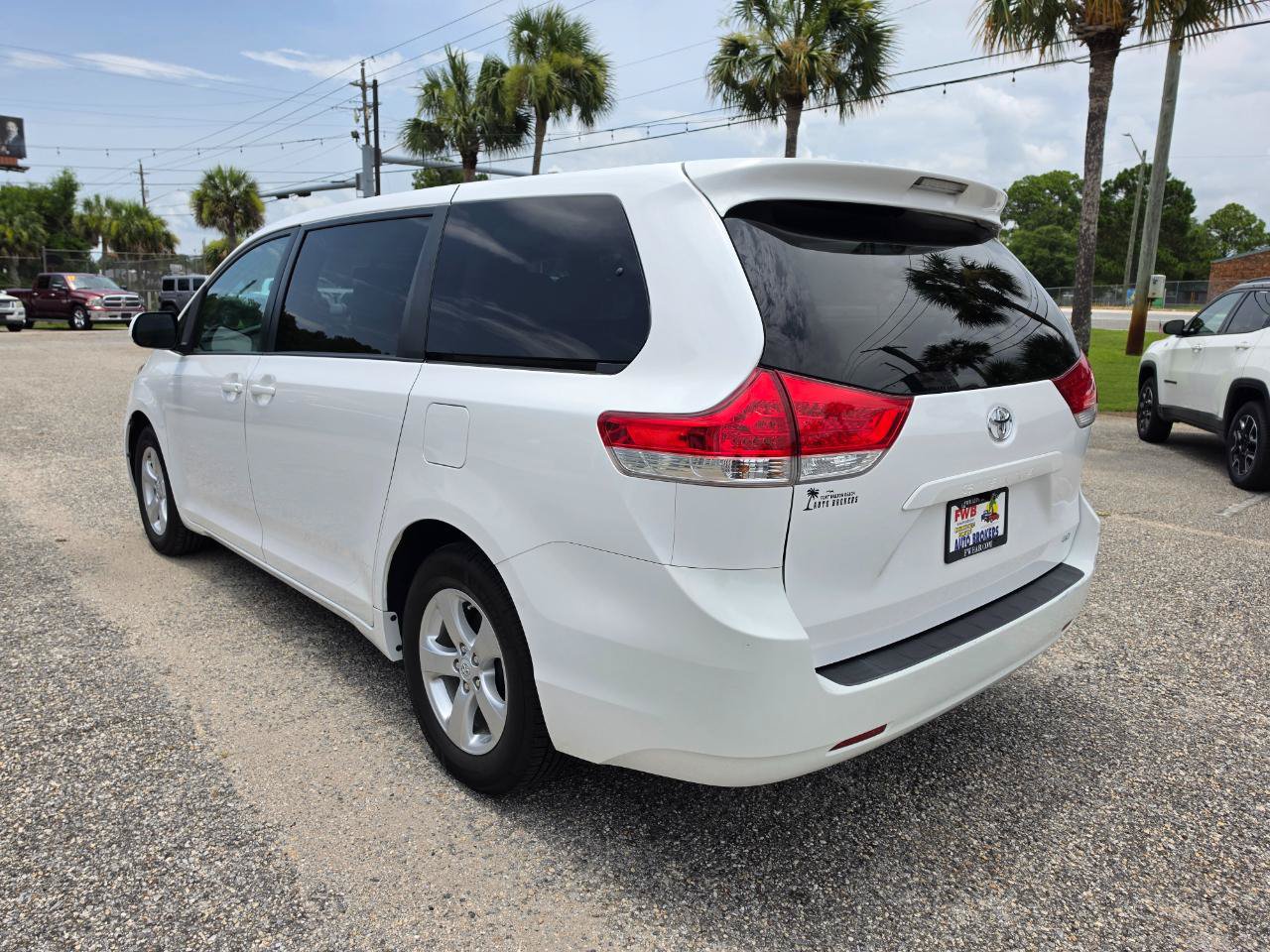 Used 2012 Toyota Sienna LE FWD image 3