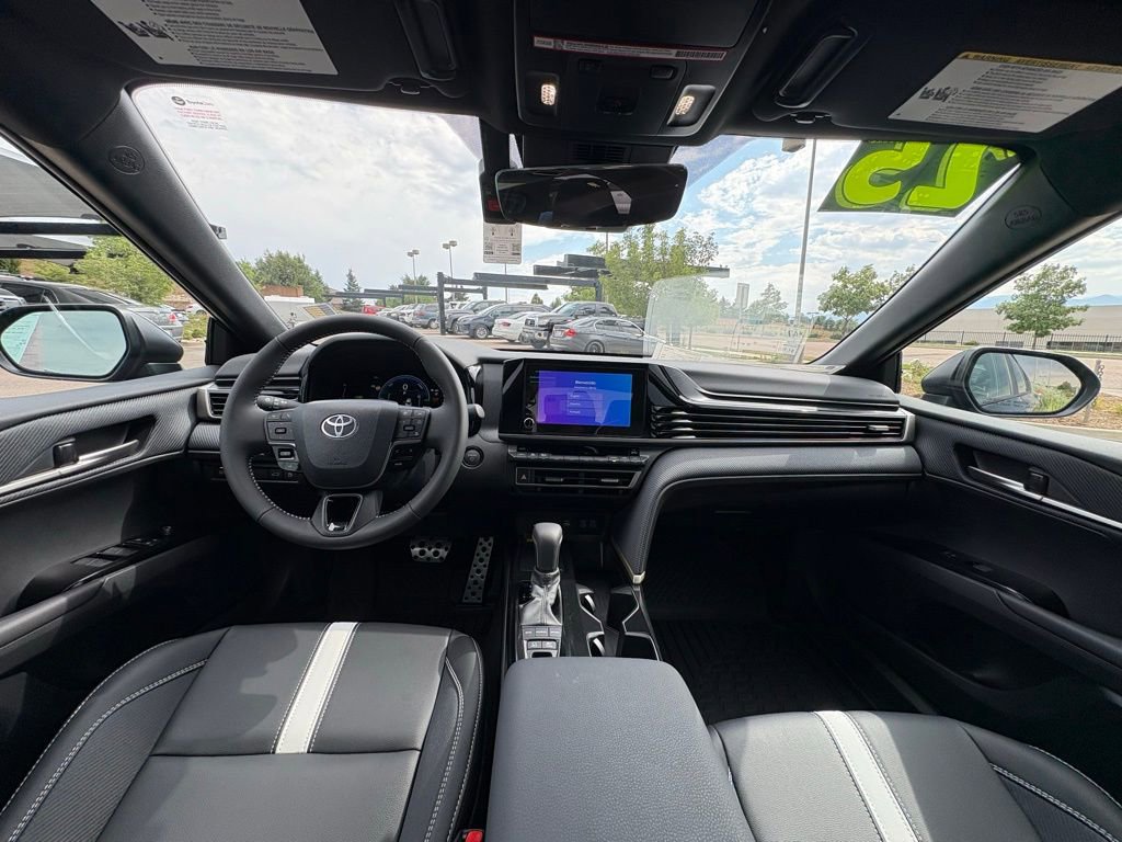 Used 2025 Toyota Camry SE image 15