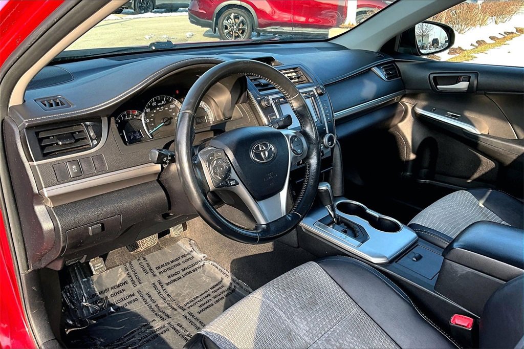 Used 2013 Toyota Camry SE image 18