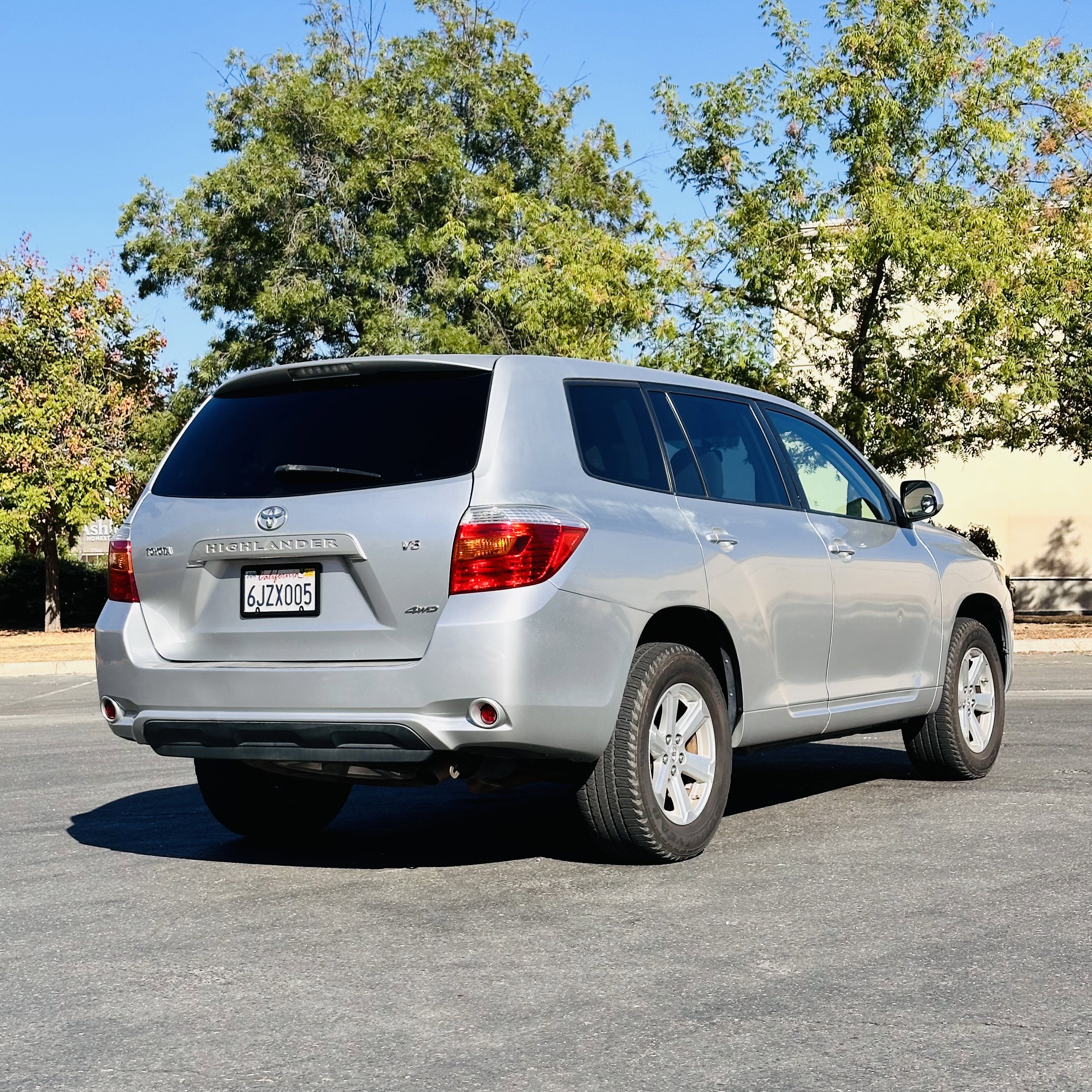 Used 2008 Toyota Highlander SPORT UTILITY 4D image 5