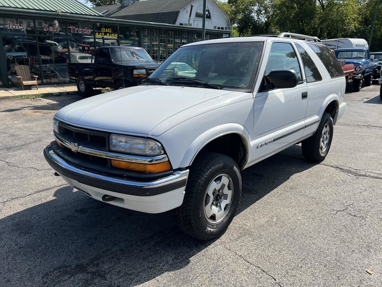 Used 2000 Chevrolet Blazer LS AWD/4WD image 2