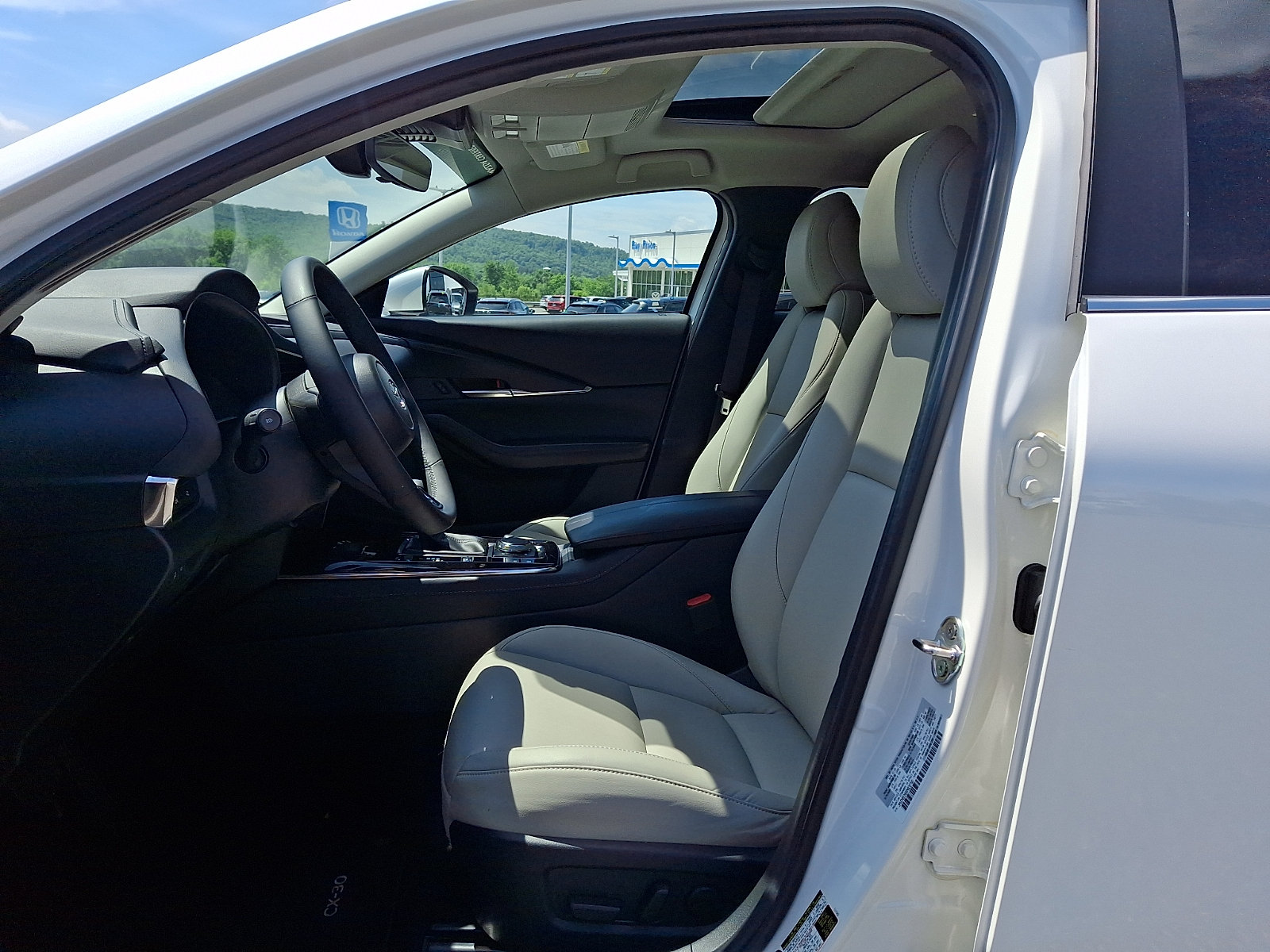 Certified 2025 MAZDA CX-30 AWD 2.5 S w/ Preferred Package image 13