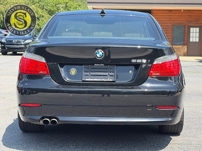 Used 2010 BMW 528i Sedan w/ Sport Pkg RWD image 5