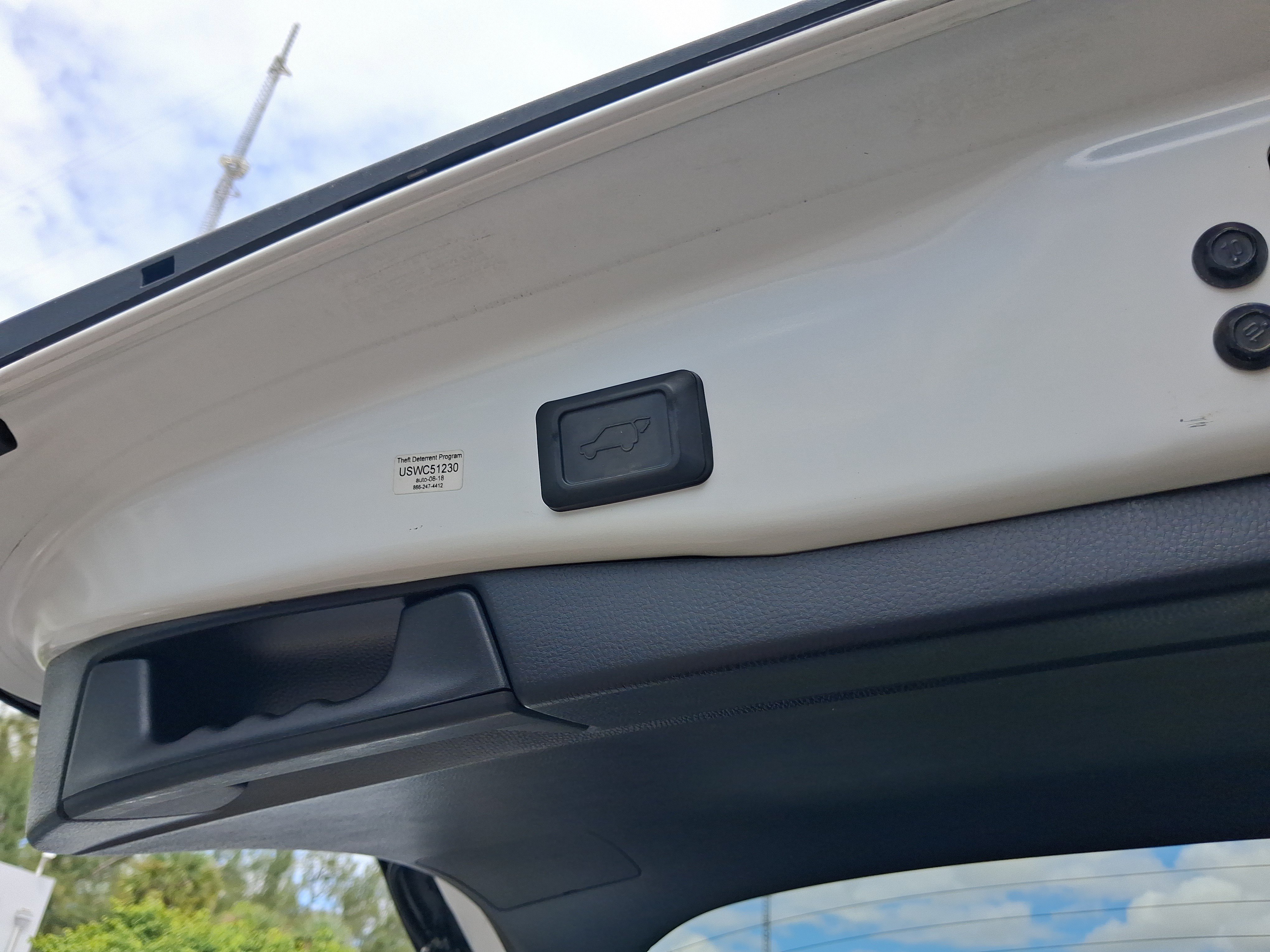 Used 2019 Toyota RAV4 XLE w/ Convenience Package FWD image 5