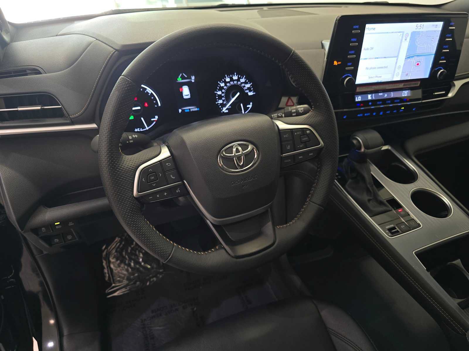 Certified 2024 Toyota Sienna XLE Woodland Edition AWD/4WD image 2