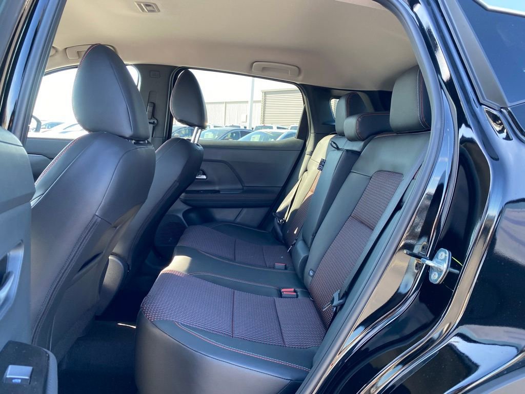 New 2025 Nissan Kicks SR image 14