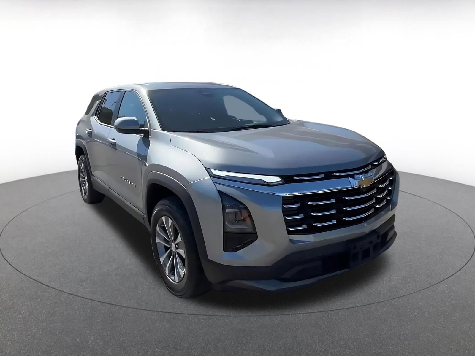 Used 2025 Chevrolet Equinox LT FWD image 3