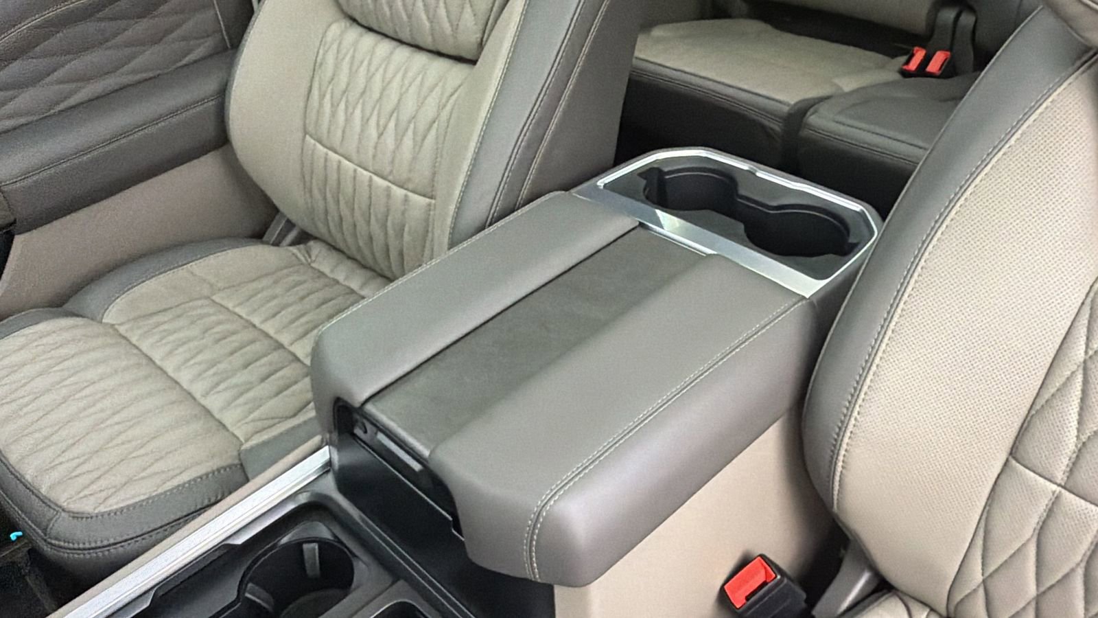 Used 2026 Ford F450 Platinum w/ Platinum Plus Package image 27