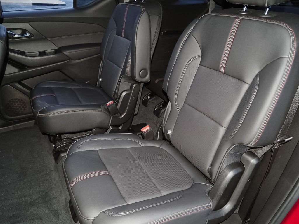 Used 2023 Chevrolet Traverse RS image 23