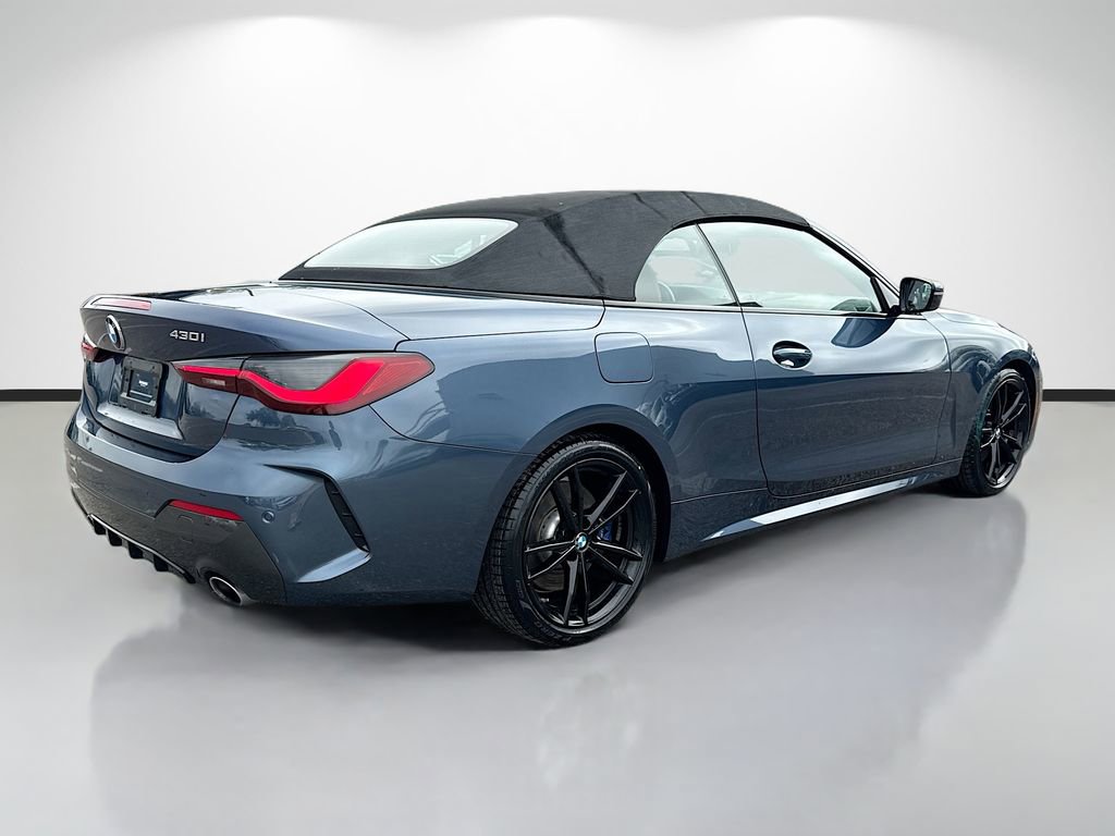 Used 2022 BMW 430i Convertible w/ M Sport Package image 3