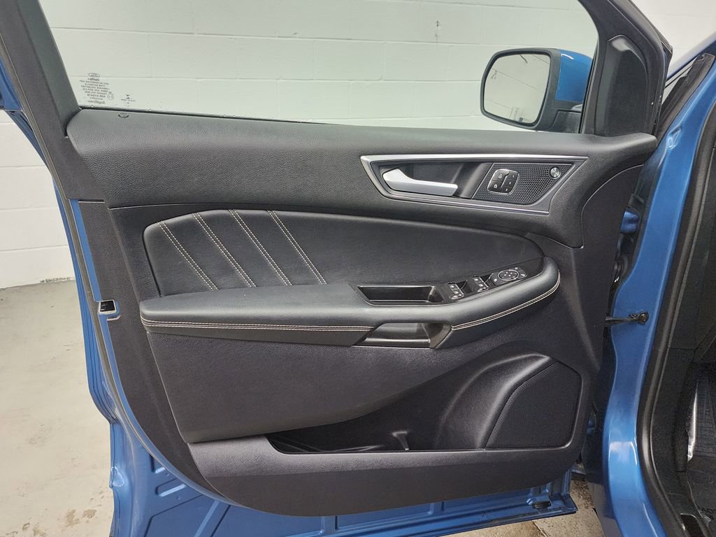 Used 2019 Ford Edge ST w/ Convenience Package AWD/4WD image 9