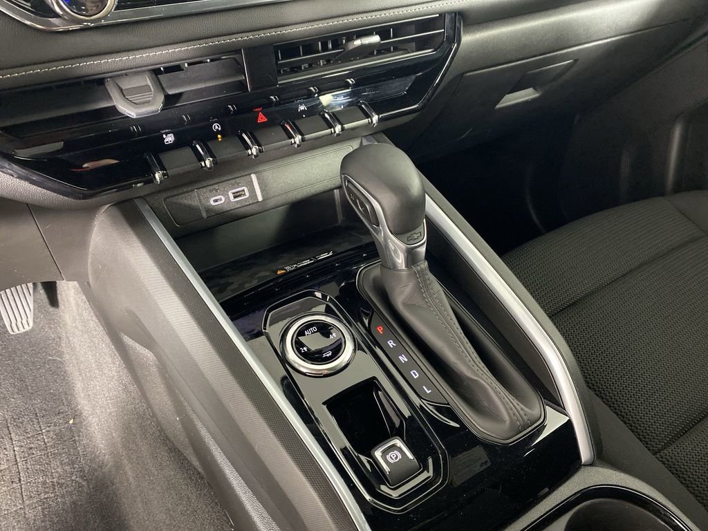 Used 2023 Chevrolet Colorado LT w/ LT Convenience Package II image 19