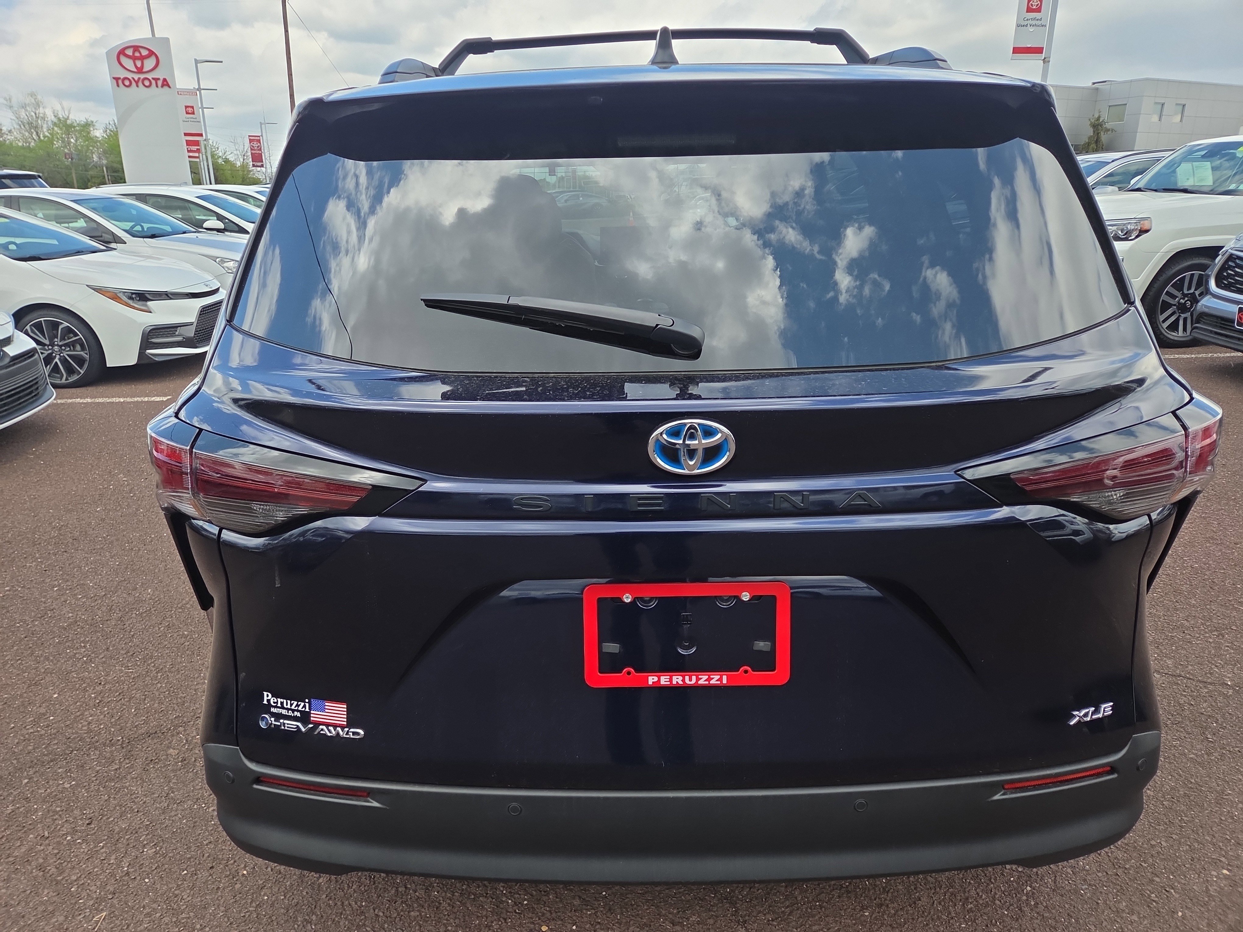 Certified 2025 Toyota Sienna XLE w/ XLE Plus Package AWD/4WD image 4