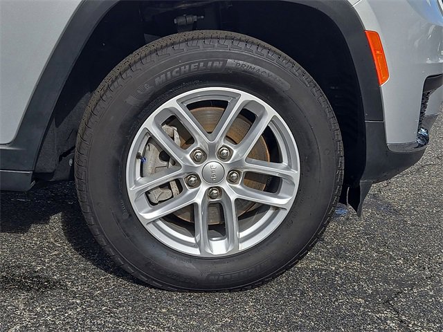 Used 2024 Jeep Grand Cherokee L Laredo w/ Luxury Tech Group I image 33