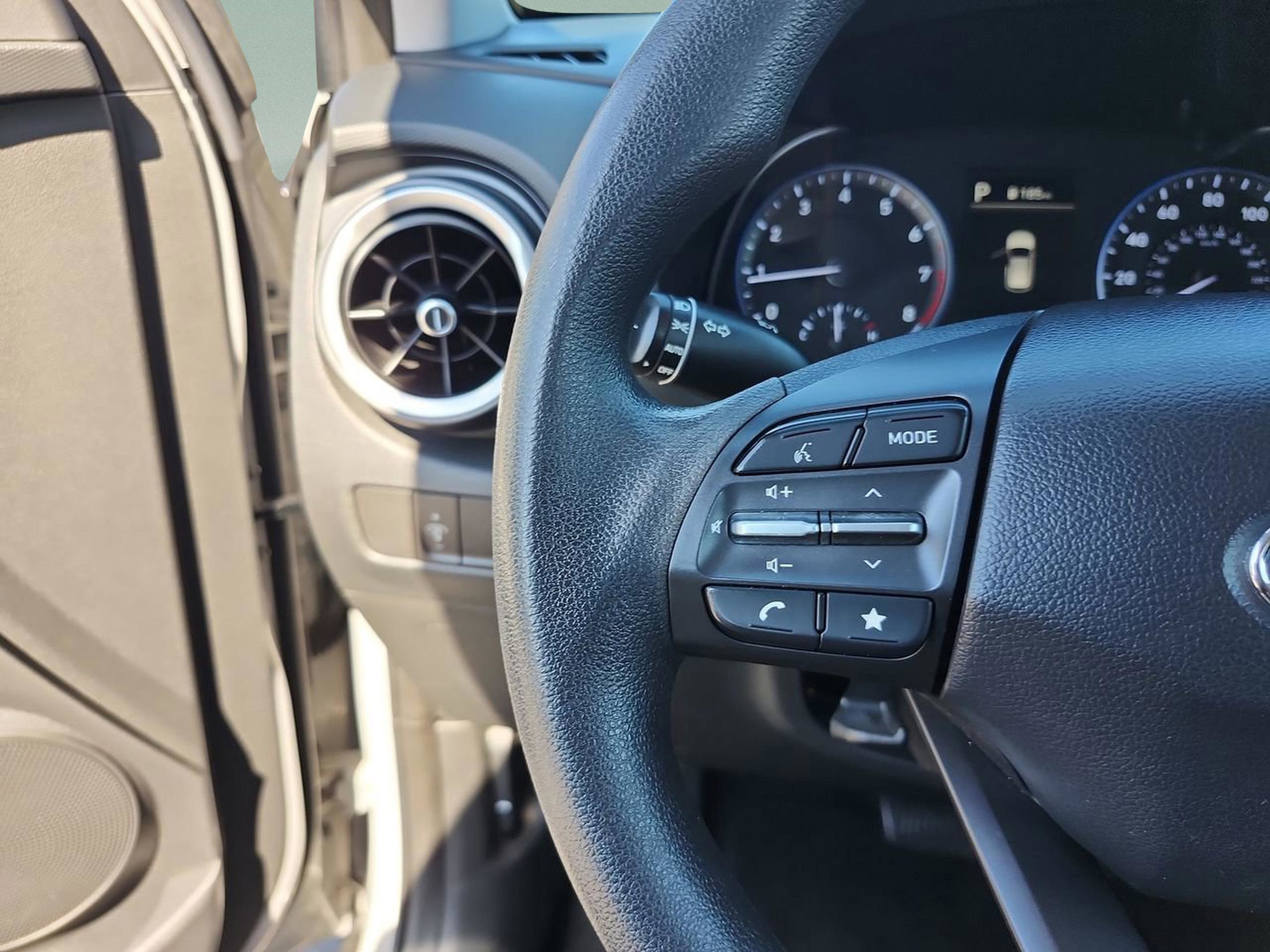 Used 2022 Hyundai Kona SE image 13