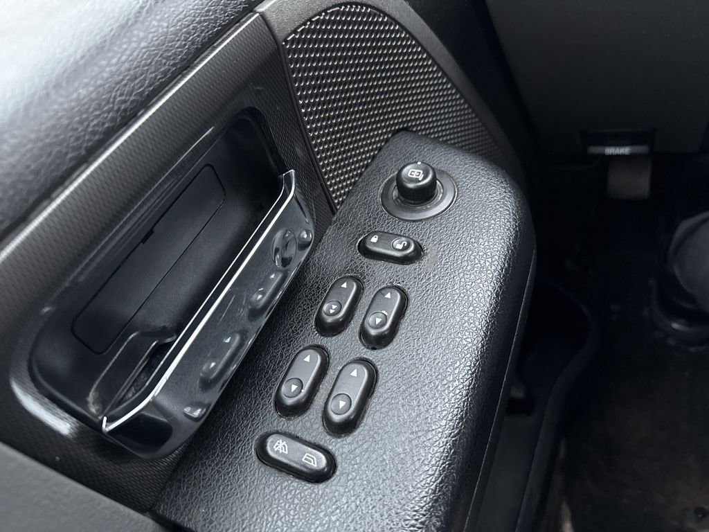 Used 2005 Ford F150 XLT image 27