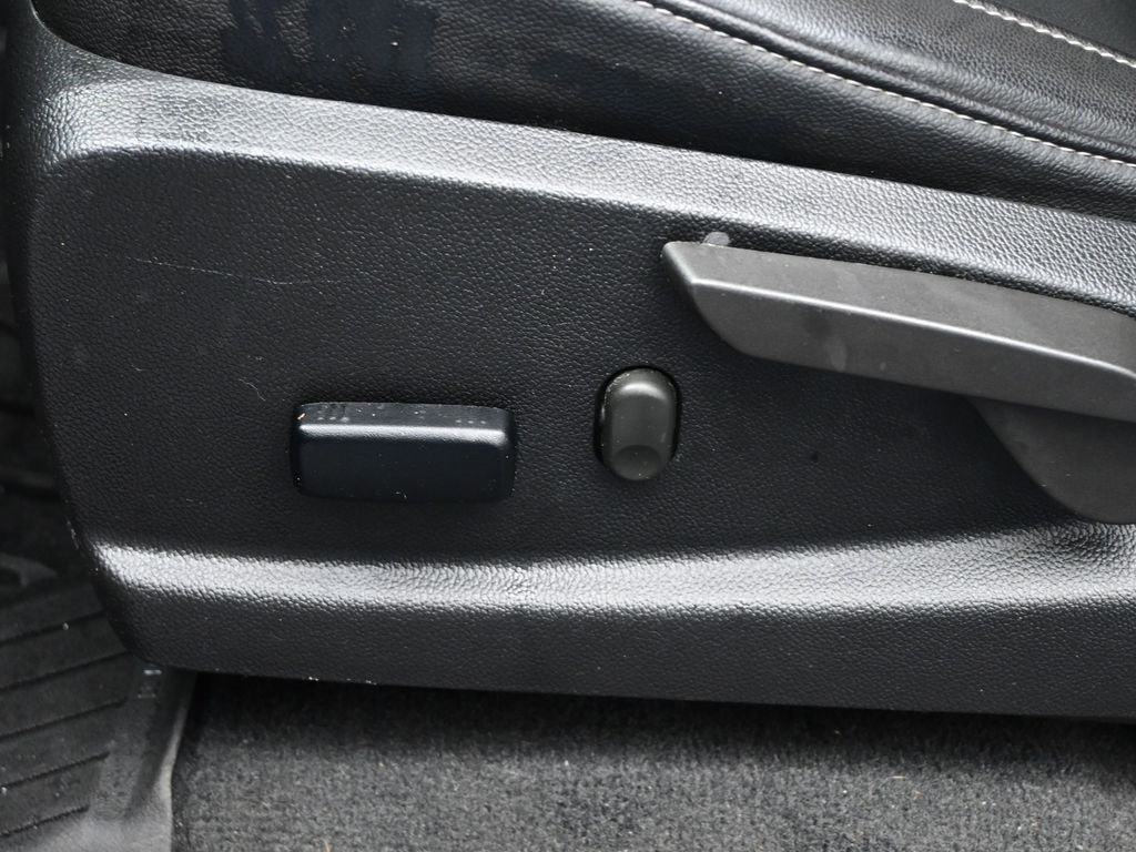 Used 2022 Chevrolet Colorado Z71 w/ Z71 Midnight Edition image 18