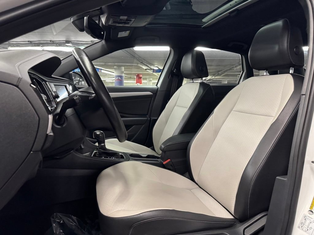 Used 2019 Volkswagen Jetta R-Line w/ R-Line Cold Weather Package FWD image 17