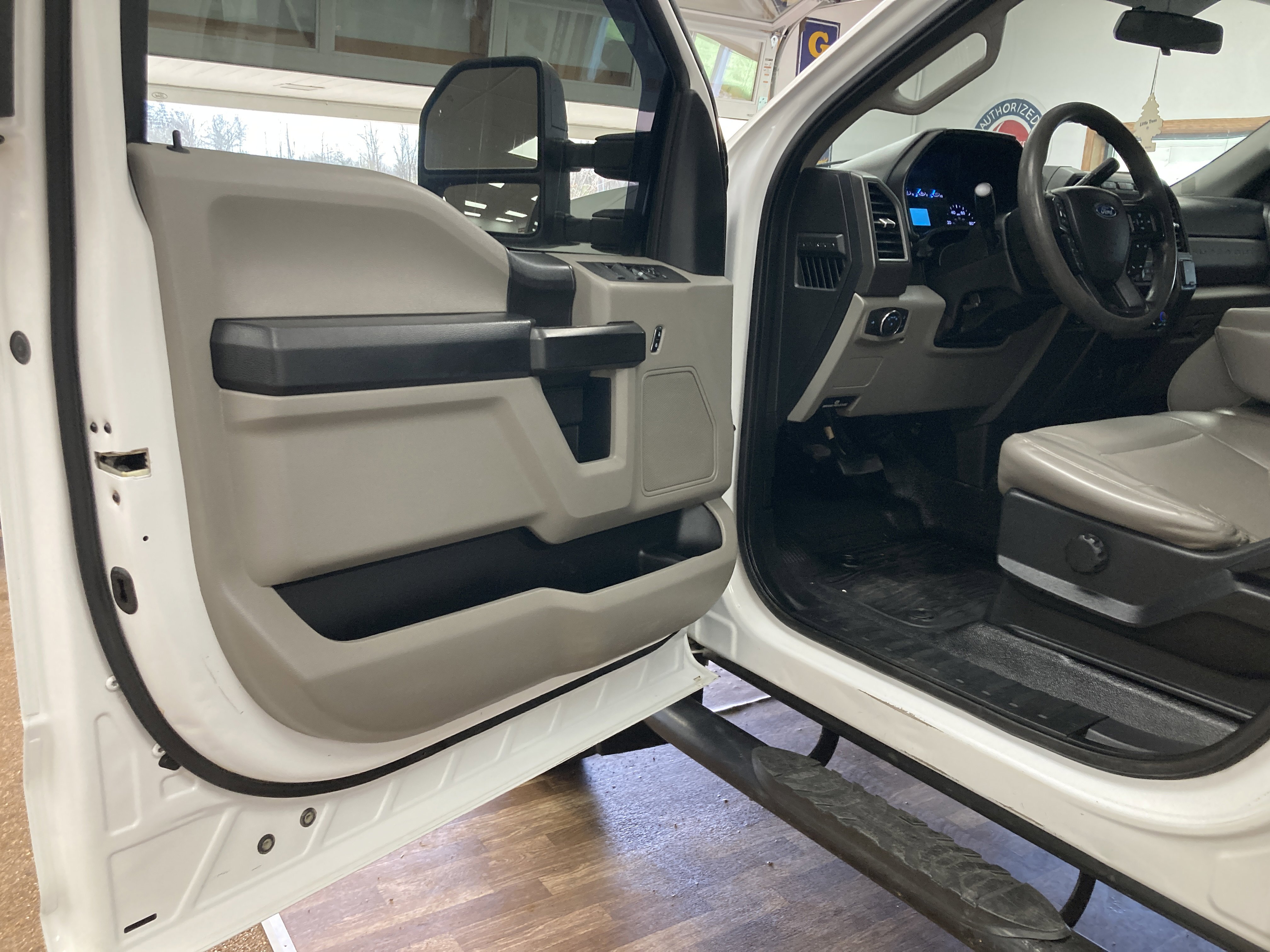 Used 2019 Ford F250 XL w/ Power Equipment Group image 10
