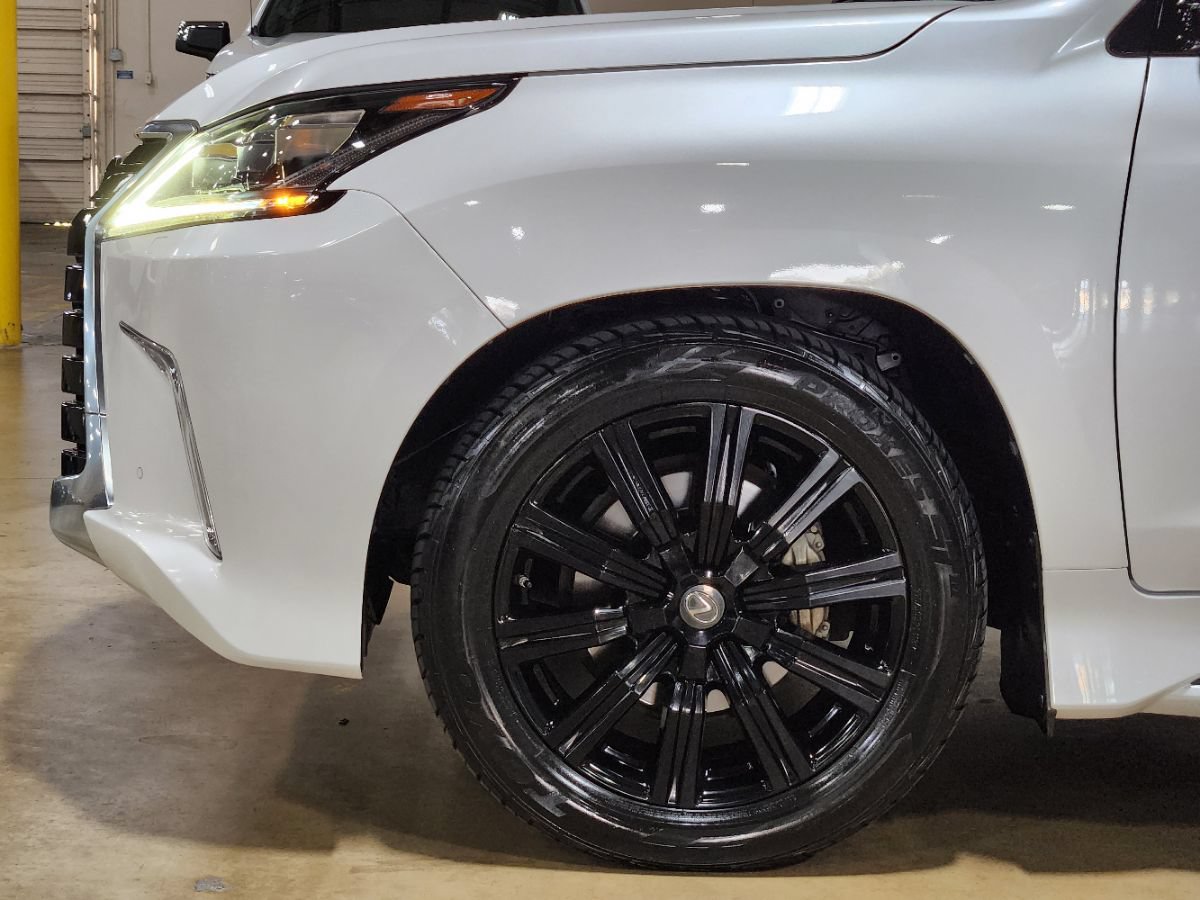 Used 2021 Lexus LX 570 4WD w/ Luxury Package image 5