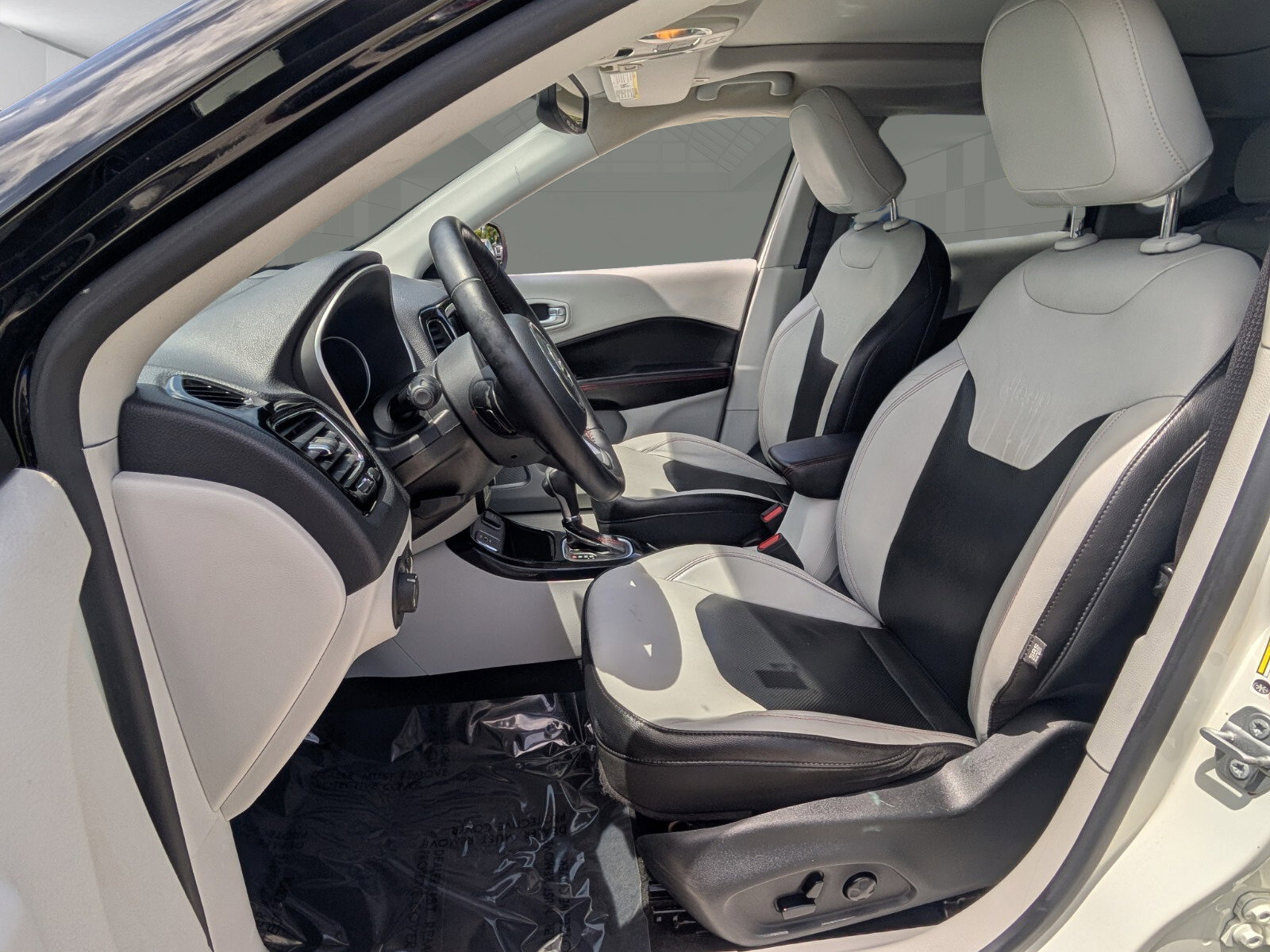 Used 2018 Jeep Compass Limited w/ Navigation Group FWD image 9