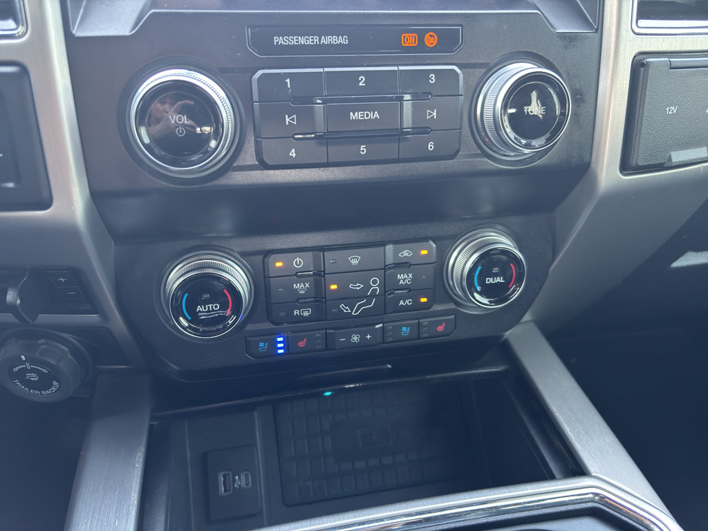 Used 2020 Ford F250 Platinum w/ FX4 Off-Road Package image 34