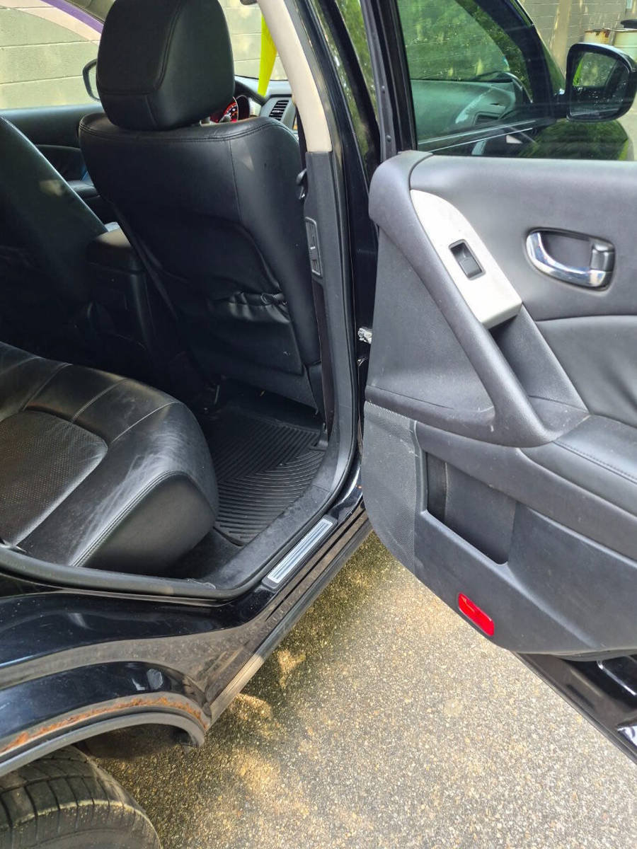 Used 2010 Nissan Murano SL w/ Navigation Pkg AWD/4WD image 9