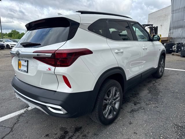 Used 2021 Kia Seltos S AWD/4WD image 5