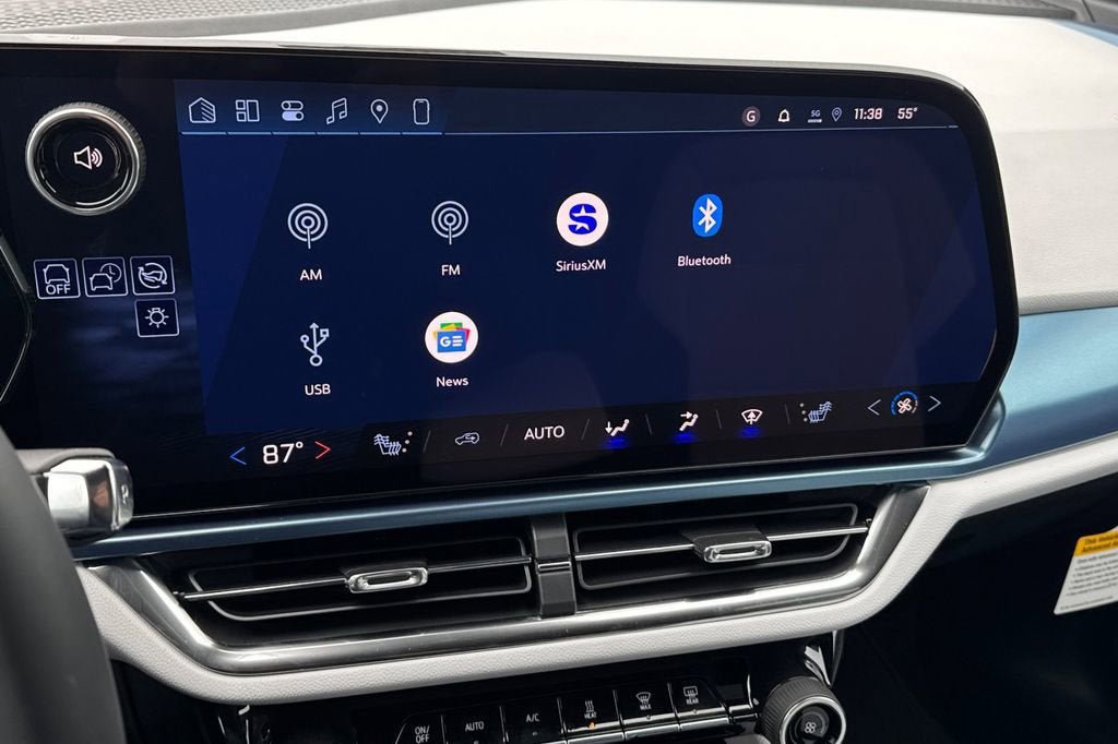 New 2026 Chevrolet Equinox EV LT w/ LPO, Blackout Package FWD image 17