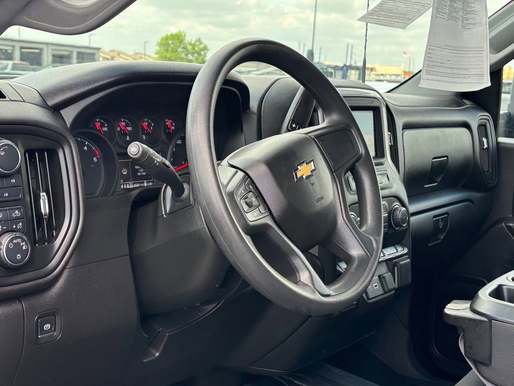 Used 2025 Chevrolet Silverado 2500 Custom w/ Custom Value Package image 8