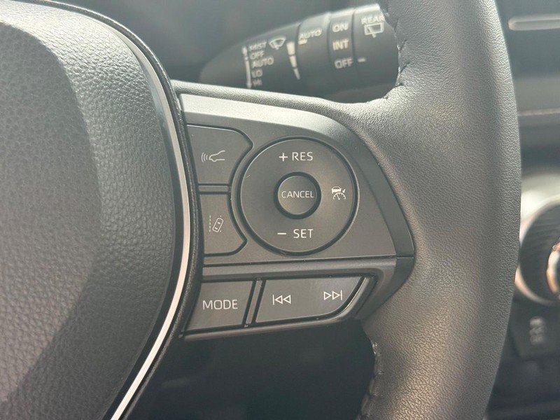 Used 2025 Toyota RAV4 Limited w/ Advanced Technology Package AWD/4WD image 18