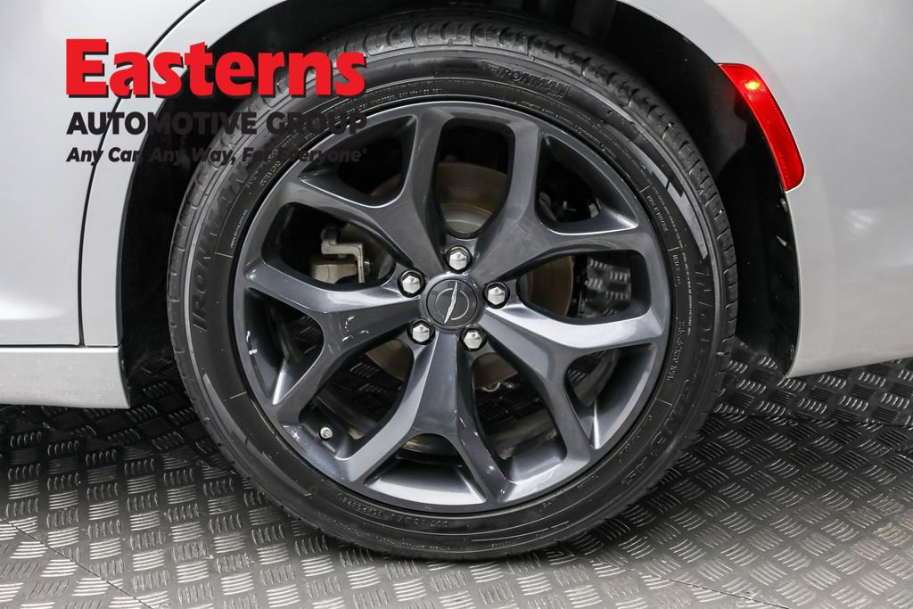 Used 2023 Chrysler 300 S image 8