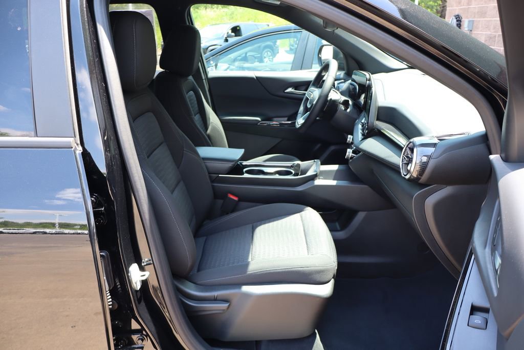 Used 2025 Chevrolet Equinox LT FWD image 39