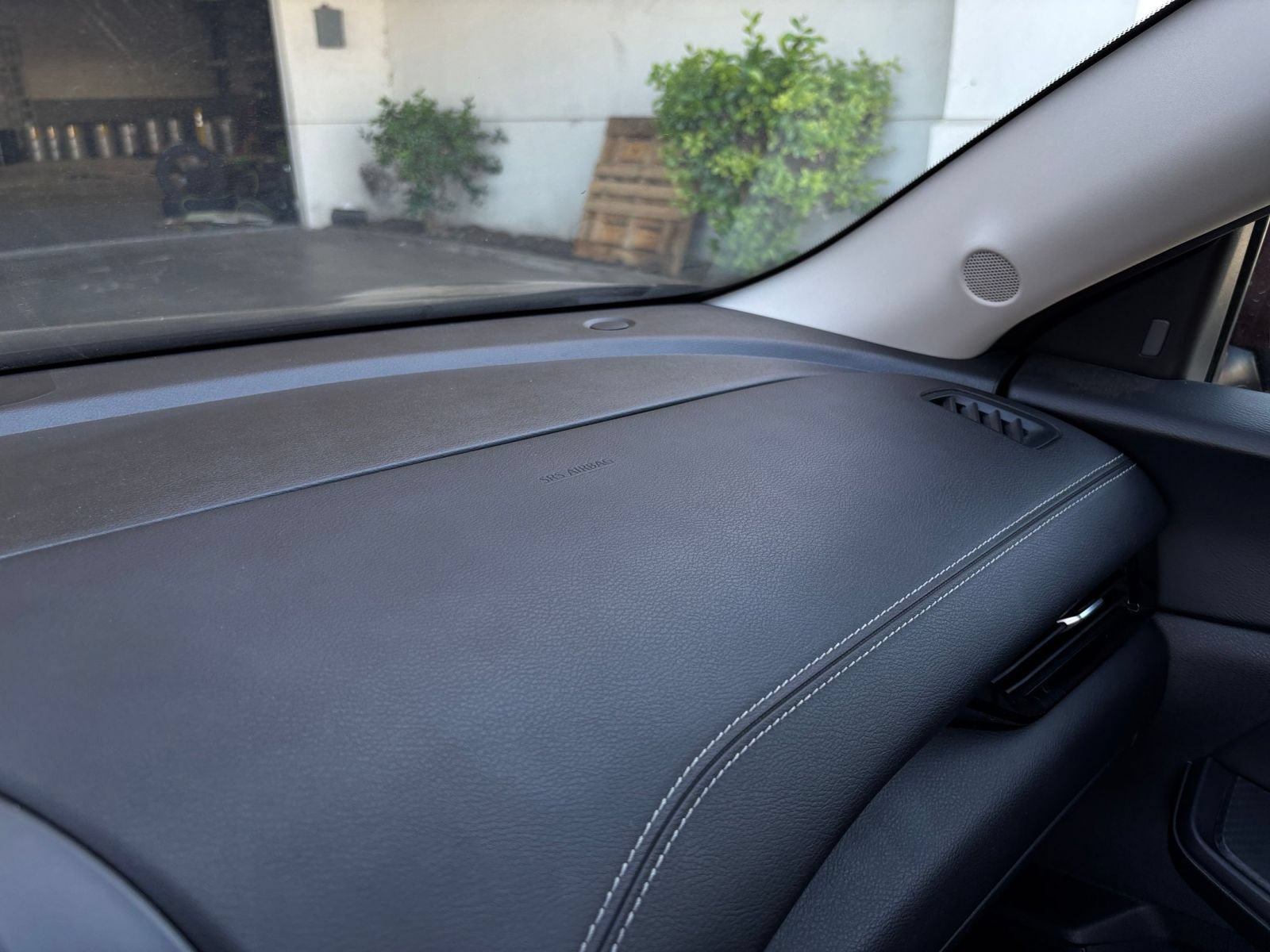 Used 2025 Nissan Sentra SV FWD image 33