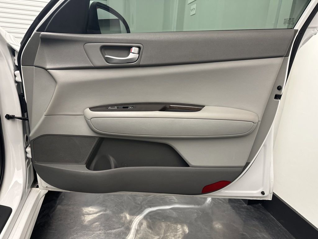 Used 2017 Kia Optima EX image 9
