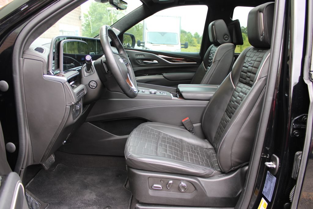 Certified 2022 Cadillac Escalade Sport Platinum AWD/4WD image 14