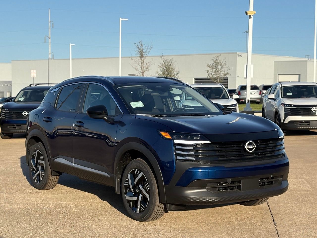 New 2026 Nissan Kicks SV w/ SV Premium Package FWD image 4
