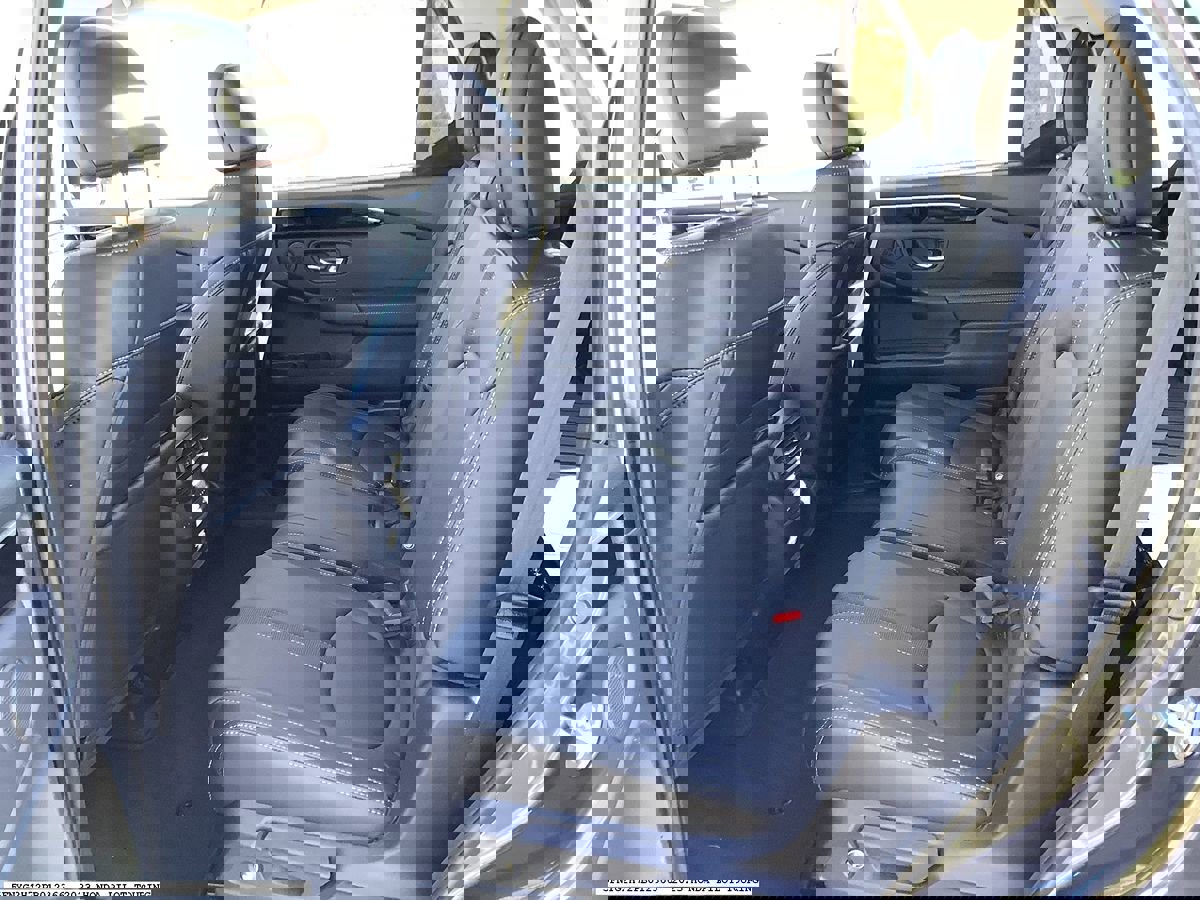 Used 2023 Honda Pilot Touring image 15