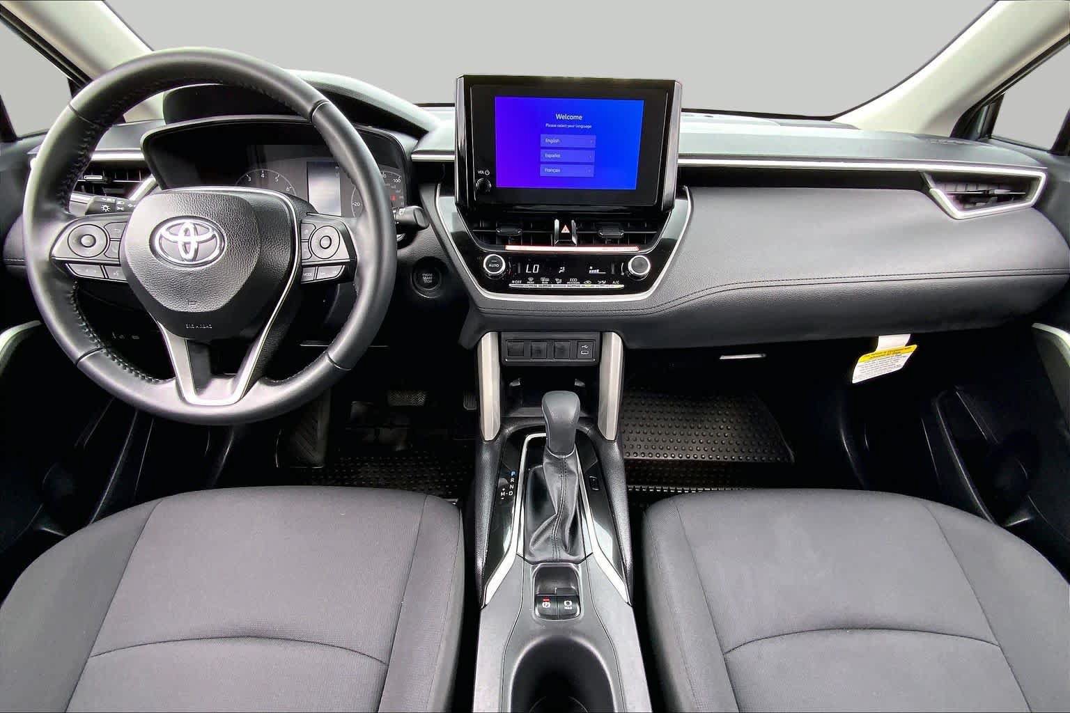 Used 2025 Toyota Corolla Cross LE FWD image 15
