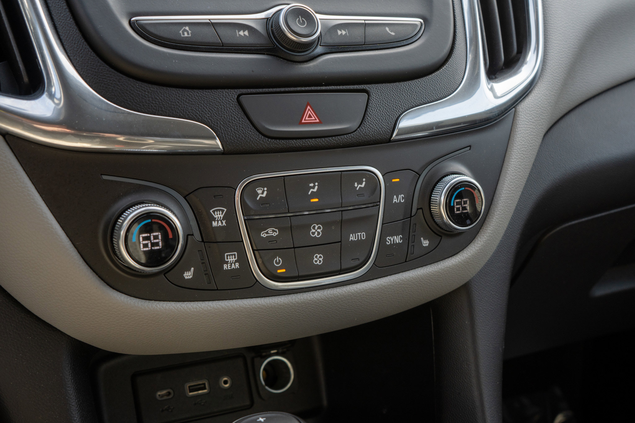 Used 2020 Chevrolet Equinox LT image 14