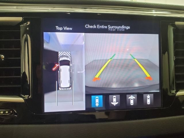Used 2020 Chrysler Pacifica Touring-L Plus w/ Advanced Safetytec Group FWD image 29