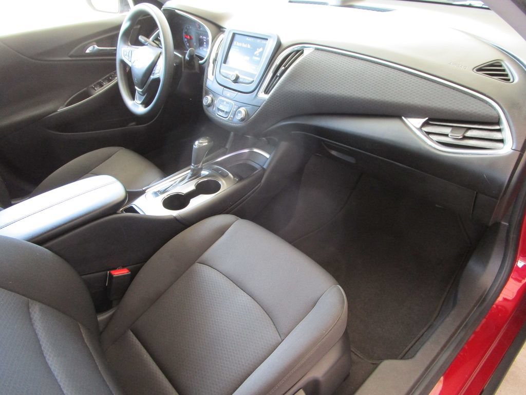 Used 2018 Chevrolet Malibu LT FWD image 26
