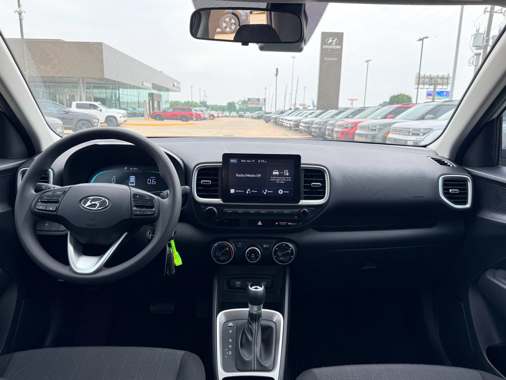 Used 2026 Hyundai Venue SE FWD image 13
