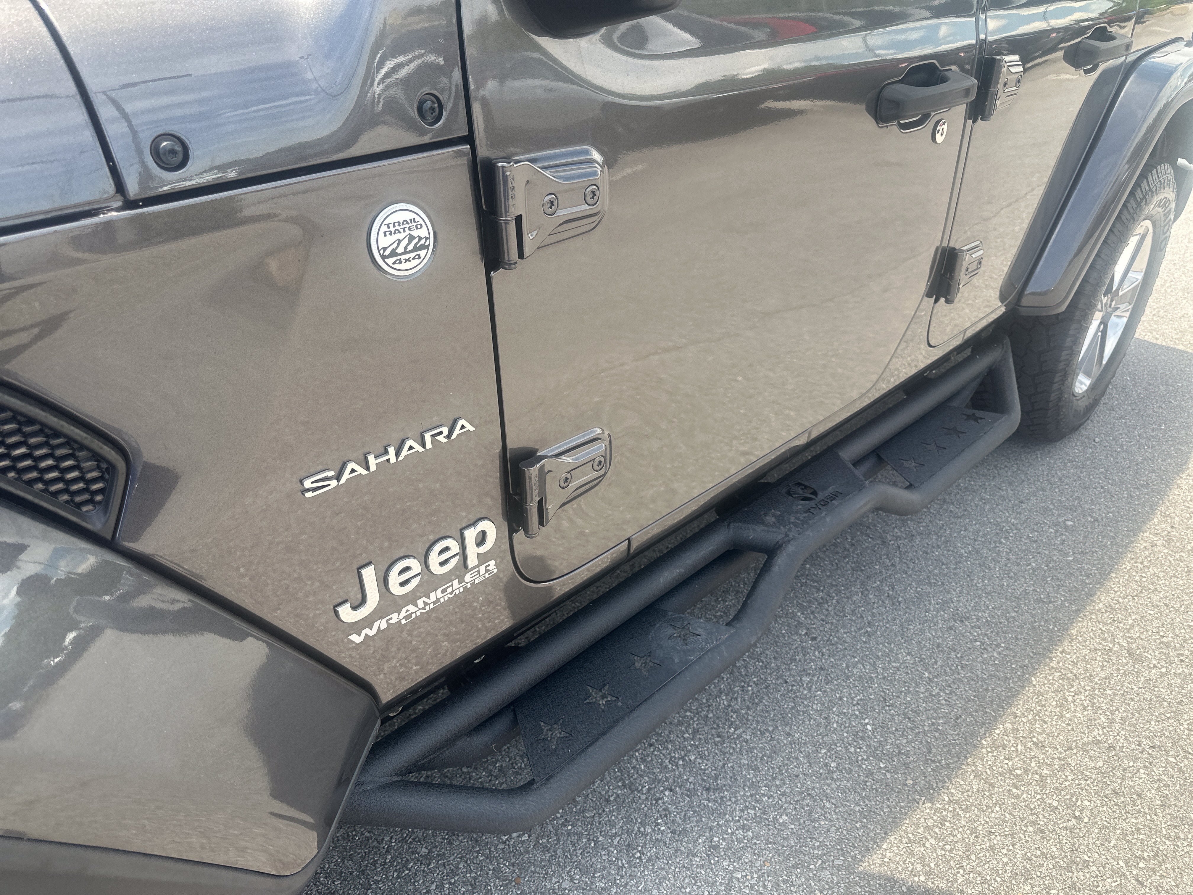 Used 2020 Jeep Wrangler Unlimited Sahara AWD/4WD image 13