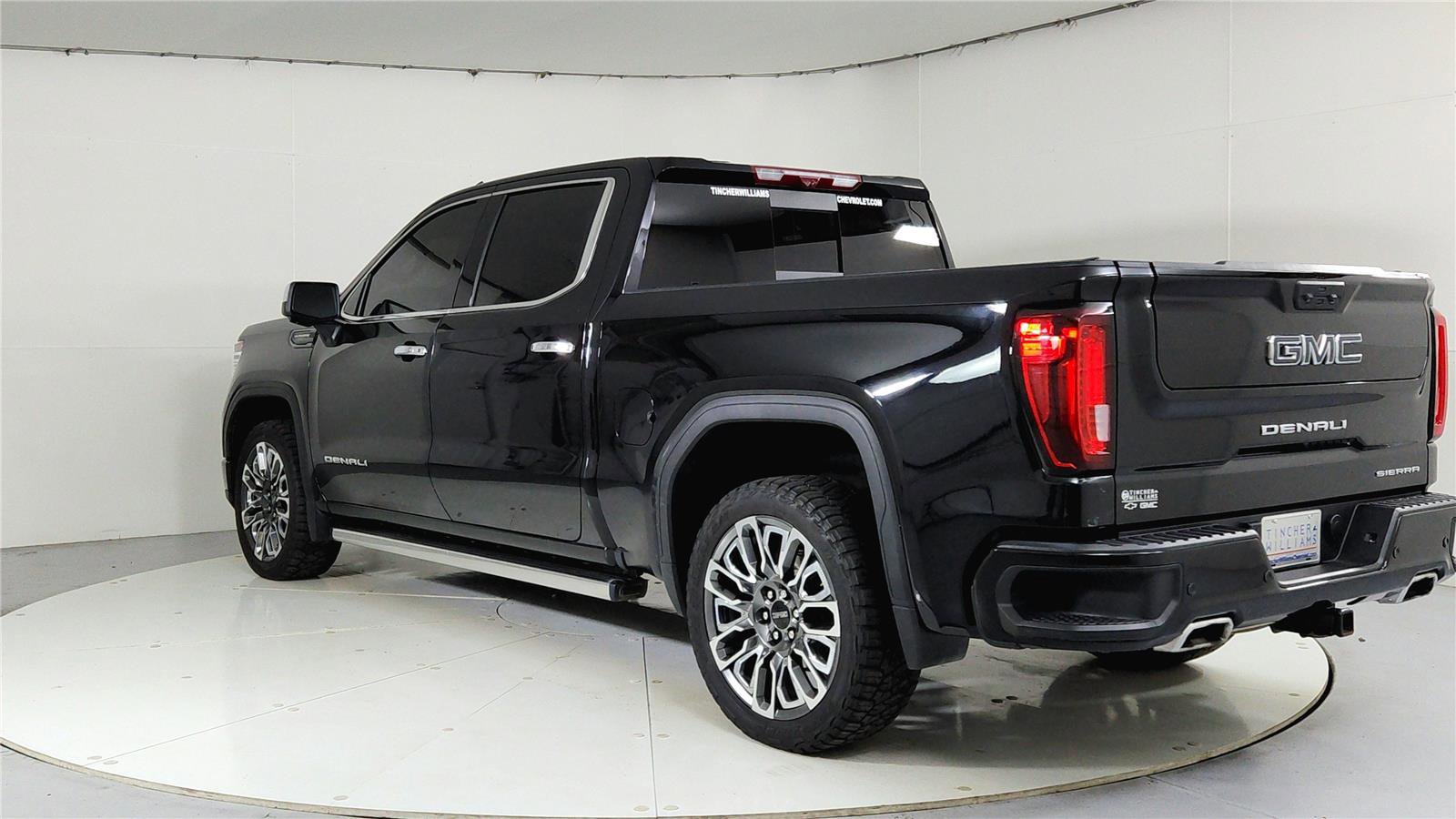 Used 2023 GMC Sierra 1500 Denali Ultimate AWD/4WD image 4