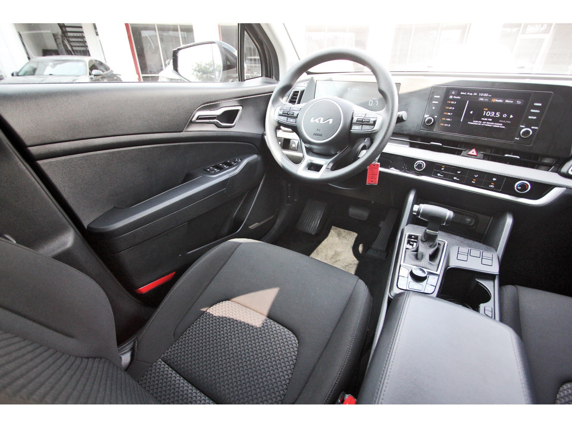 Certified 2025 Kia Sportage LX FWD image 10