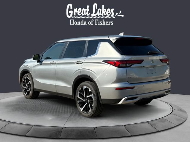 Used 2024 Mitsubishi Outlander SE AWD/4WD image 3